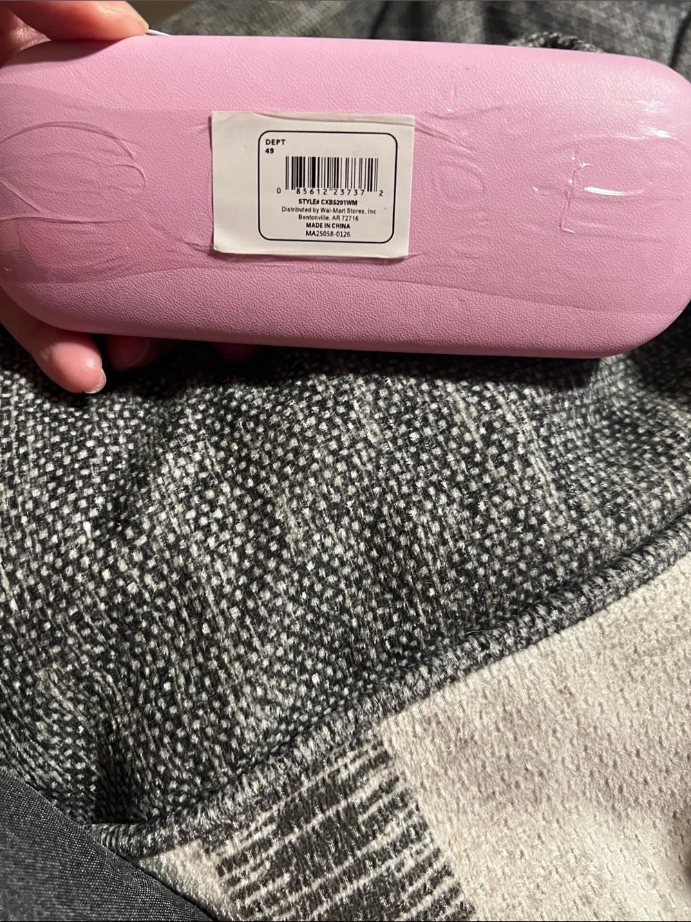 NWT Kids Rainbow Print Glasses Case Clean Kit